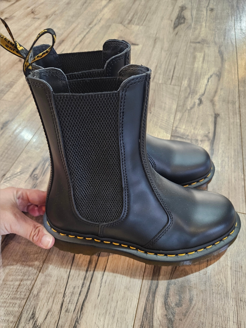 Doc Marten Black Leather Chelsea Boots Womens Size 7 NWOB